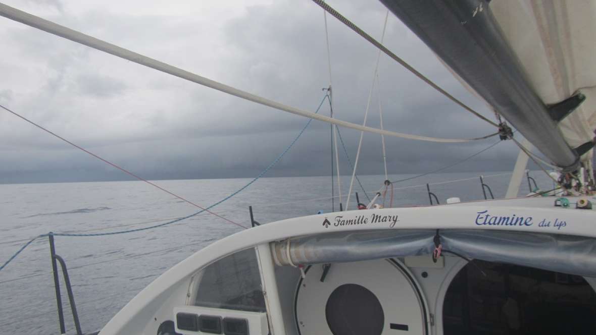 Message de la nuit de  Romain Attanasio Famille Mary - Etamine du Lys (IMOCA) 18 novembre 00h17