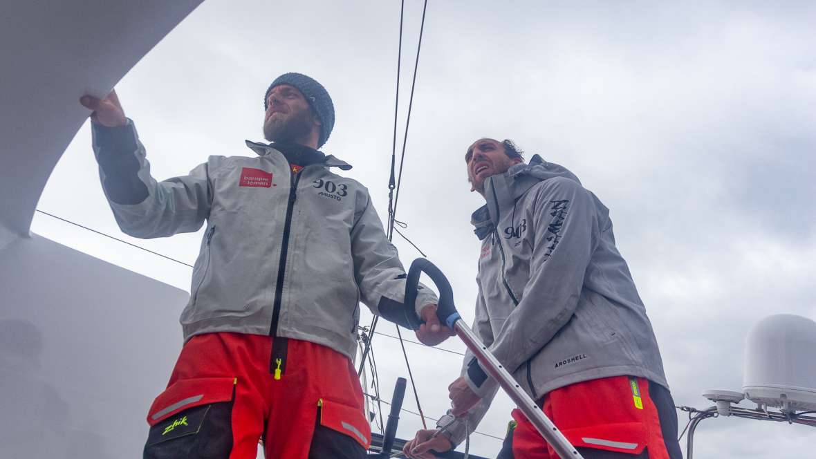 Message de la mer :    Valentin Gautier  Simon koster   Banque du Léman (Class40)