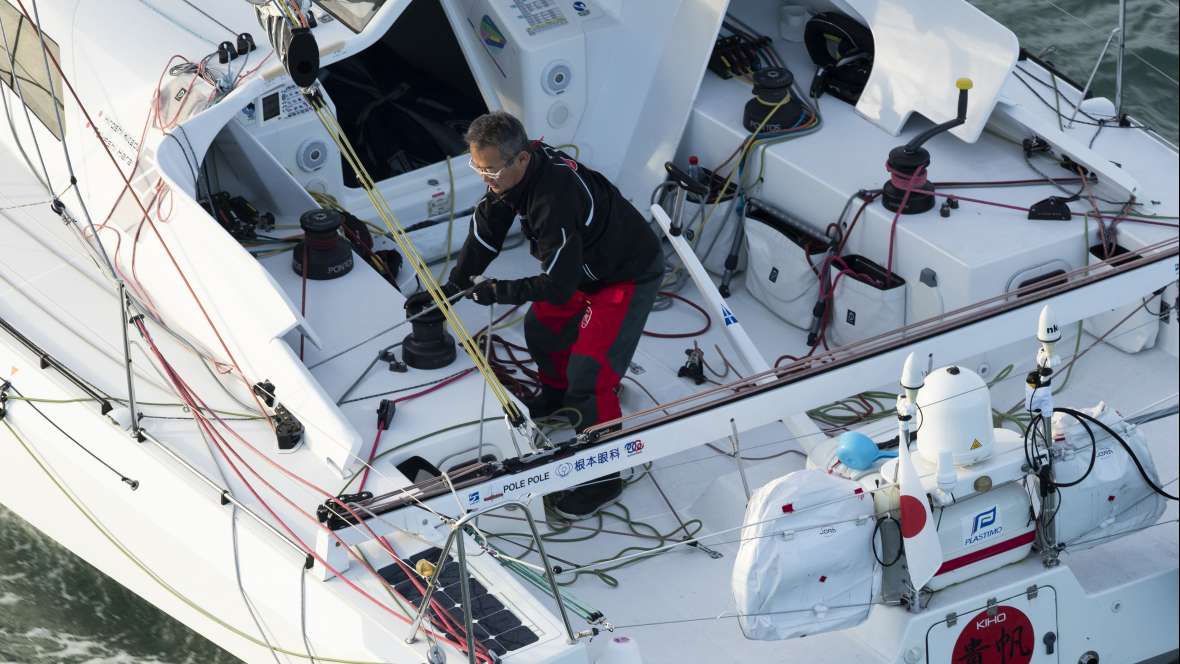 Barco japonês Kiho abandona regata 