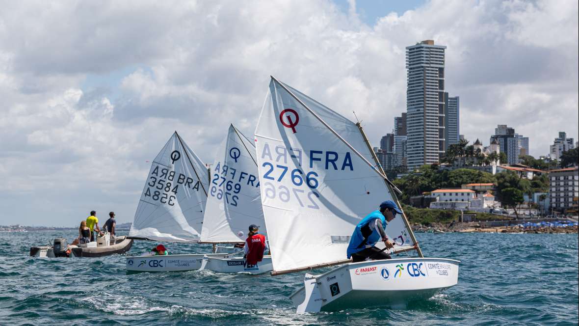 Des jeunes Havrais en Optimist à Salvador de Bahia !